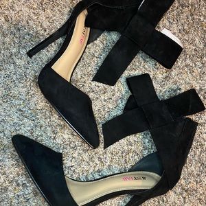 Smooth Black Velvet Heels